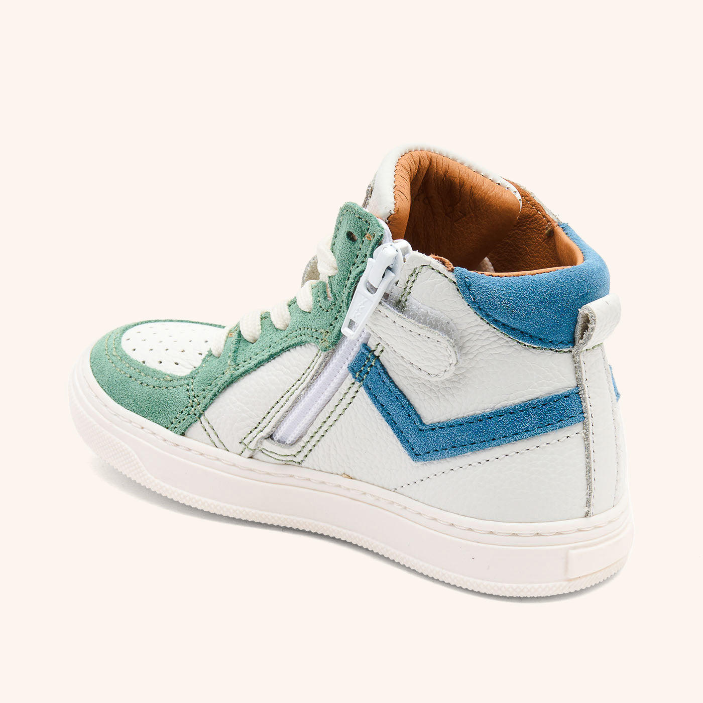 bisgaard isak white